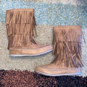 Brown dressy boot.